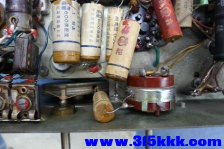 20公利黄字之三电位器.JPG
