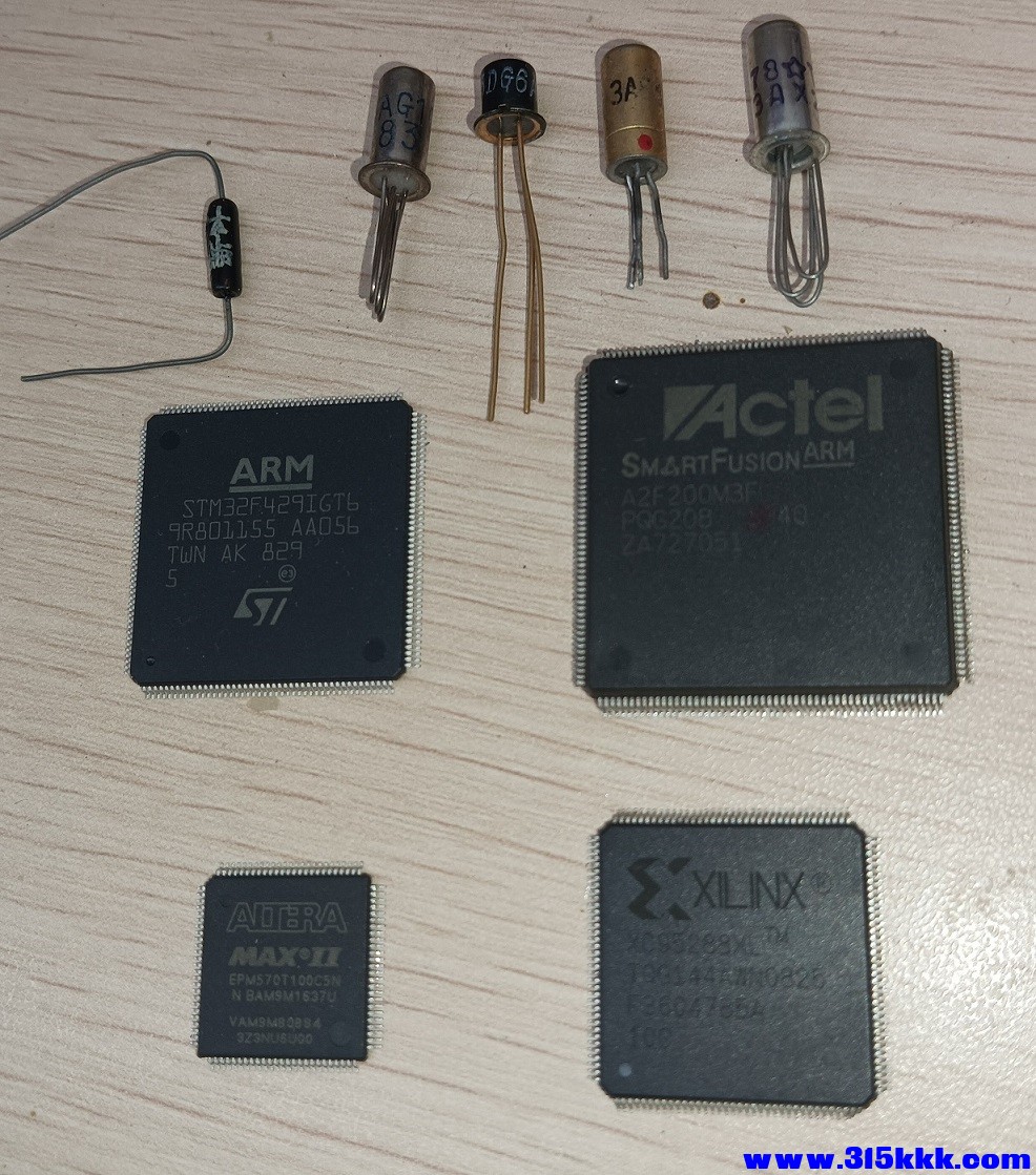 小时候玩的元件和现在用的元件